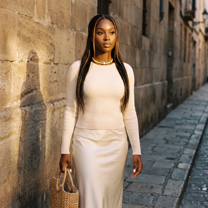 Stella Choker Gold street, golden hour