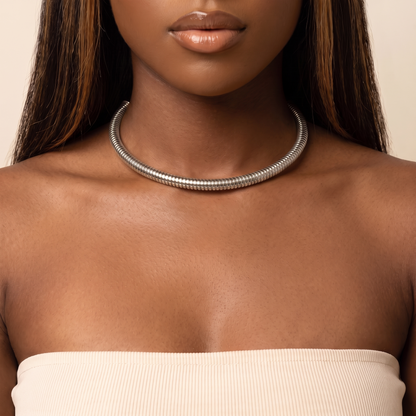 Spira Choker Silver worn at the neck, close-up