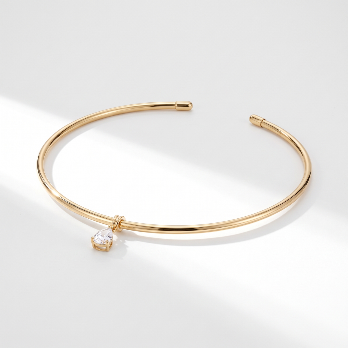 Goccia Choker Gold on white with soft light