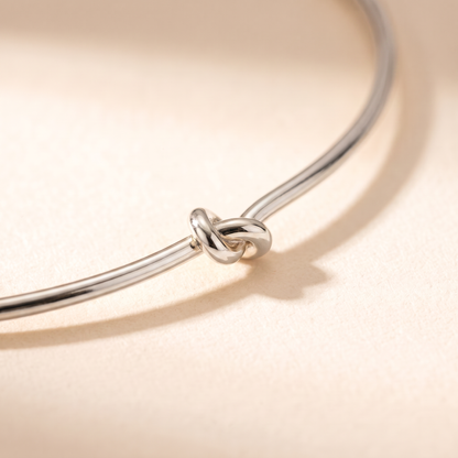 Promise Choker Silver macro detail