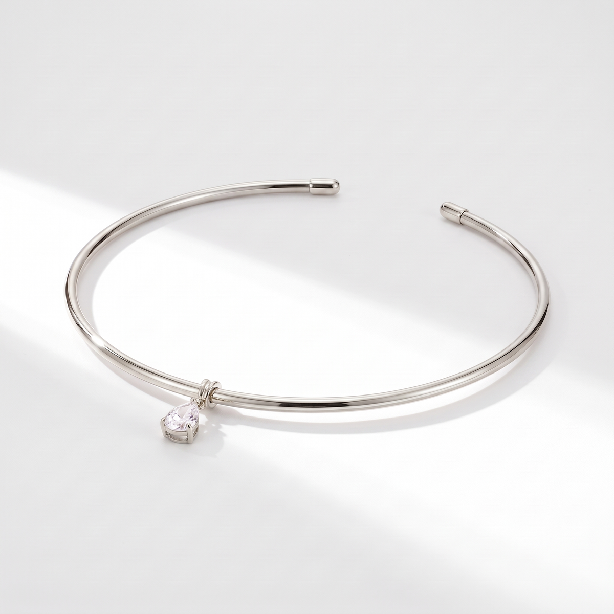 Goccia Choker Silver on white with soft light