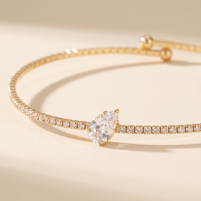 Close-up of the Giro Choker in gold