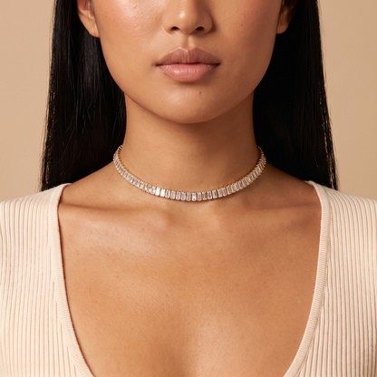 Luce Choker in gold worn at the base of the neck