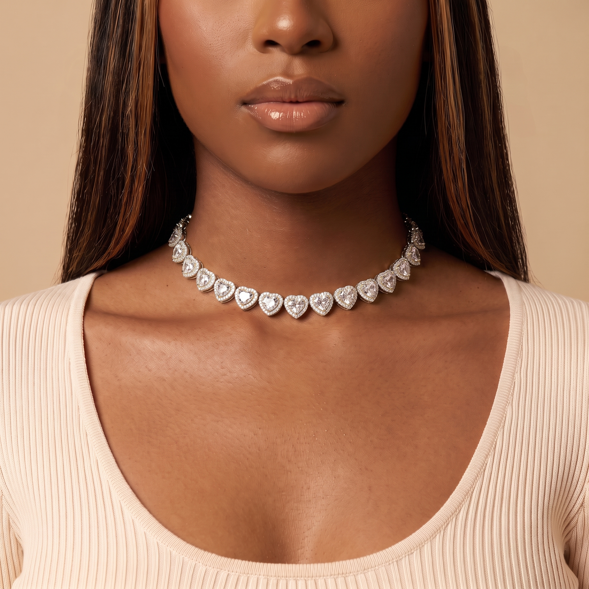 Amore Choker in silver worn at the base of the neck