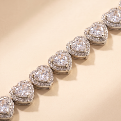 Close-up of the Amore Choker in silver